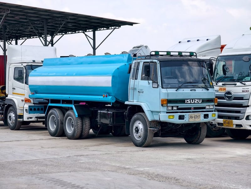 ISUZU FXZ 240แรงม้า รถบรรทุก 10ล้อ บรรทุกน้ำ ปี1995