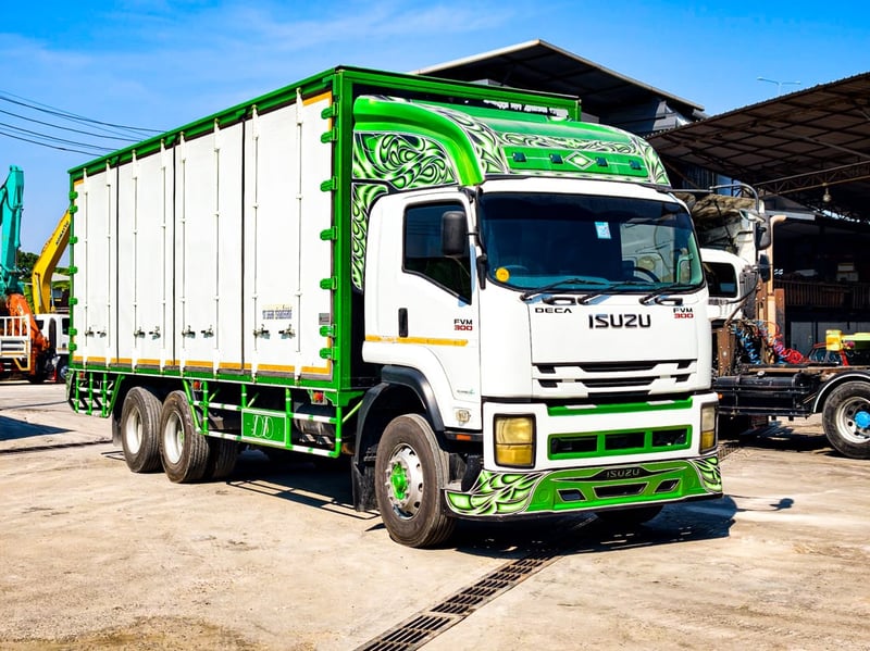 ISUZU FVM 300แรงม้า รถบรรทุก 10ล้อ ตู้แห้ง ปี2018