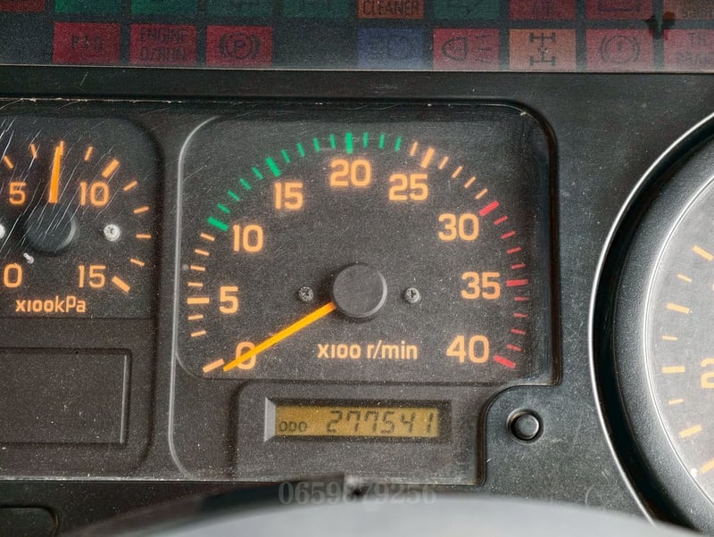 ISUZU FVZ 200แรงม้า รถบรรทุก 10ล้อ กระบะเหล็กติดเครน ปี2006 เลขไมล์ 200,000 กม. ISUZU FVZ 200แรงม้า รถบรรทุก 10ล้อ กระบะเหล็กติดเครน ปี2006 เลขไมล์ 200,000 กม.