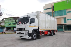 ISUZU FTR 240แรงม้า รถบรรทุก 6ล้อ ตู้แห้ง ปี2018(0510)