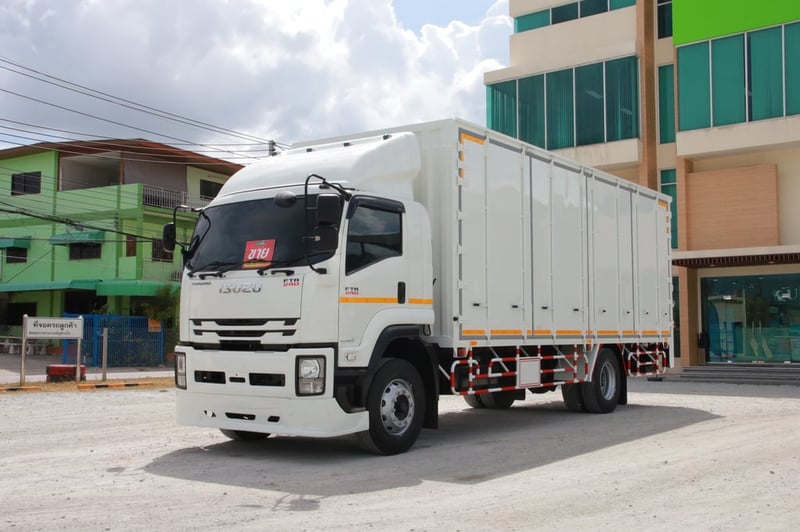 ISUZU FTR 240แรงม้า รถบรรทุก 6ล้อ ตู้แห้ง ปี2022(2375)