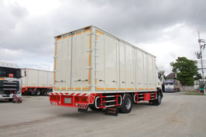 ISUZU FTR 240แรงม้า รถบรรทุก 6ล้อ ตู้แห้ง ปี2018(0510)
