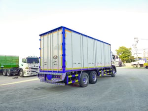 สิบล้อตู้ ISUZU FVM 240 แรง ปี 2561 (1517) สิบล้อตู้ ISUZU FVM 240 แรง ปี 2561 (1517)