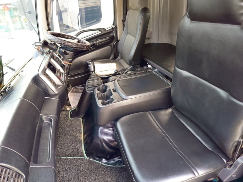 HINO FM 344แรงม้า รถบรรทุก 10ล้อ หัวลาก เฉพาะหัว ปี2018 (9739) HINO FM 344แรงม้า รถบรรทุก 10ล้อ หัวลาก เฉพาะหัว ปี2018 (9739)