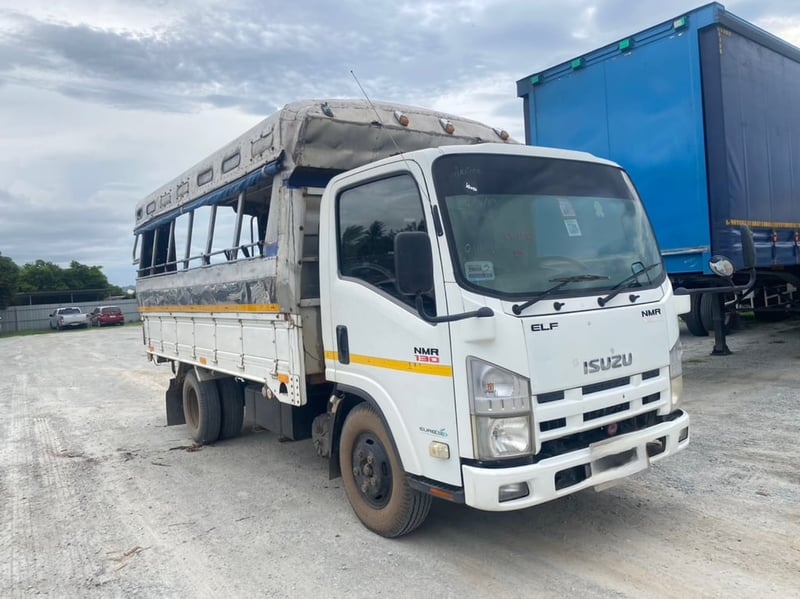 ISUZU NMR 130แรงม้า รถบรรทุก 6ล้อ สองแถว ปี2014(4930) ISUZU NMR 130แรงม้า รถบรรทุก 6ล้อ สองแถว ปี2014(4930)