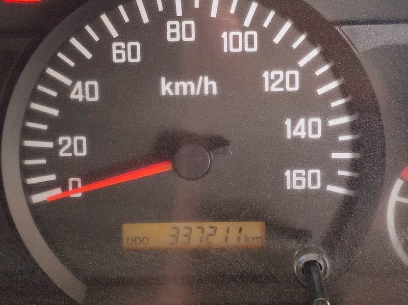 ISUZU NLR 104 แรง