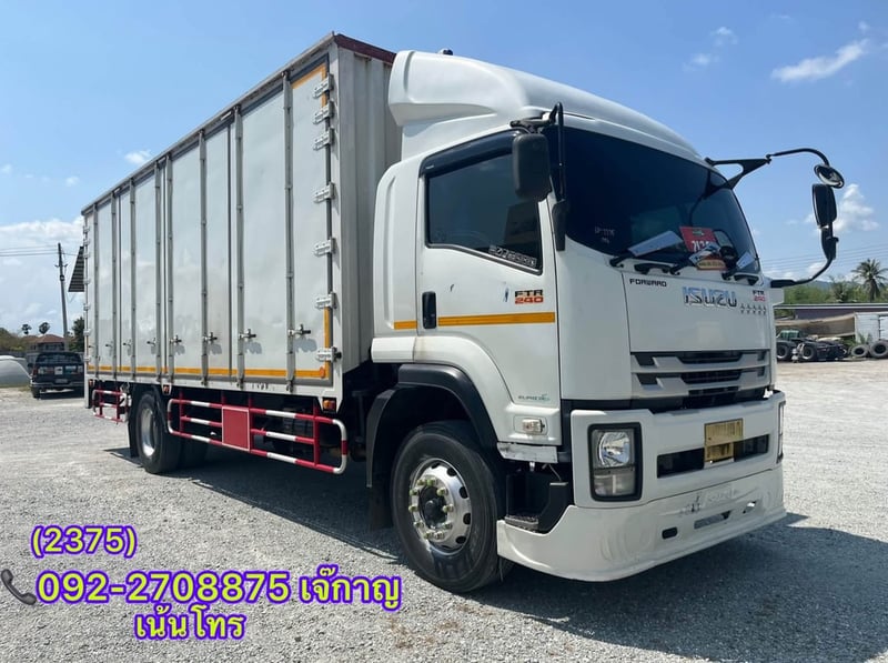 ISUZU FTR 240แรงม้า รถบรรทุก 6ล้อ ตู้แห้ง ปี2022(2375)