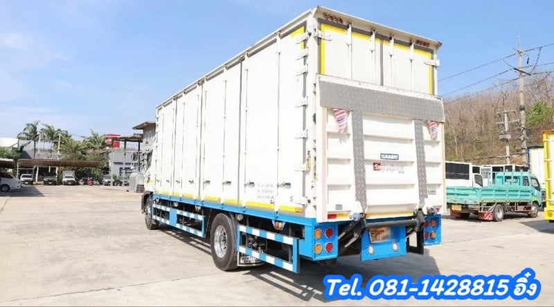 หกล้อตู้สิบบาน HINO FG8J 240 แรง ปี 2567 (8260)