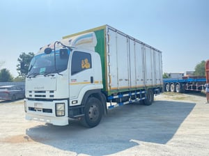 หกล้อตู้สิบบบาน ISUZU FTR 240 แรง ปี2559 (3447)