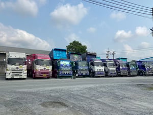 สิบล้อดั้ม สิบล้อหัวลาก