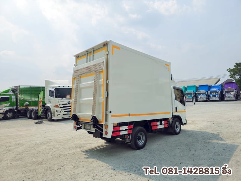 สี่ล้อตู้ ISUZU  NLR 130 แรง ปี 2564 (3578)
