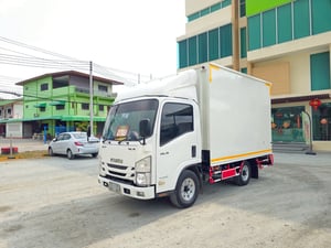 สี่ล้อตู้ ISUZU NLR104 แรง ปี 2563 (2632) สี่ล้อตู้ ISUZU NLR104 แรง ปี 2563 (2632)