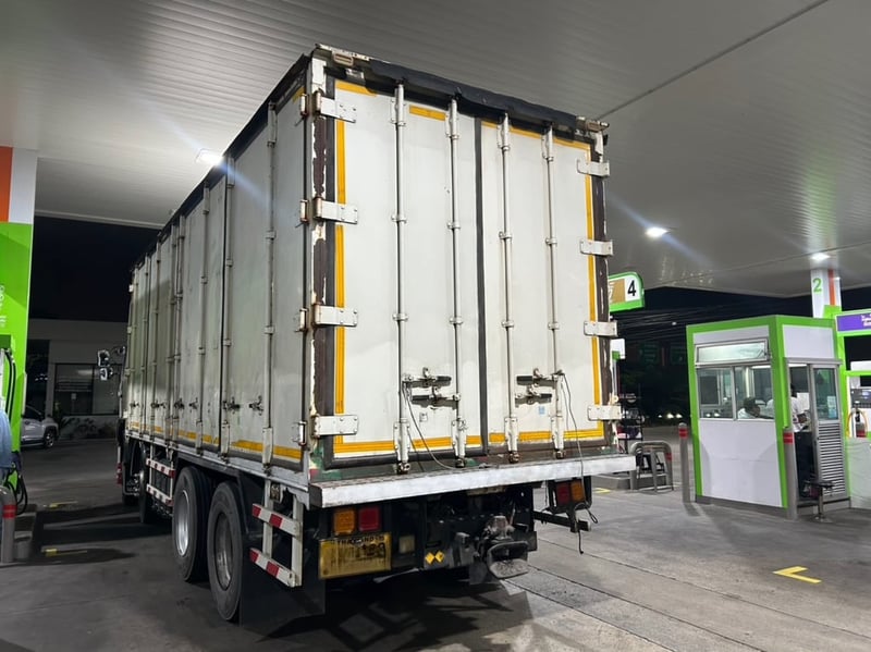 สิบสองล้อตู้สิบบาน HINO GY2P 380 แรง ปี 52 หลังคาลอน (7998)
