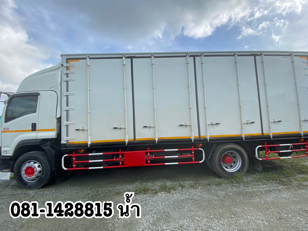 🚚 หกล้อตู้สิบบาน ISUZU FTR 240 แรง ปี 2564 (5105) 🚚 หกล้อตู้สิบบาน ISUZU FTR 240 แรง ปี 2564 (5105)