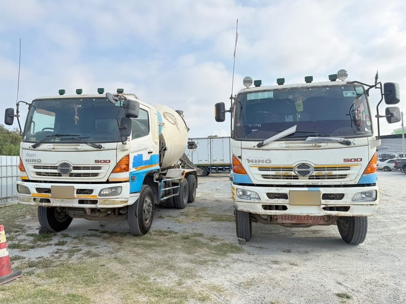 สิบล้อโม่ปูน HINO FM1A 330แรง ปี 2555 (0741 0742)