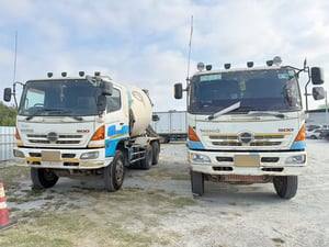 สิบล้อโม่ปูน HINO FM1A 330แรง ปี 2555 (0741 0742) สิบล้อโม่ปูน HINO FM1A 330แรง ปี 2555 (0741 0742)