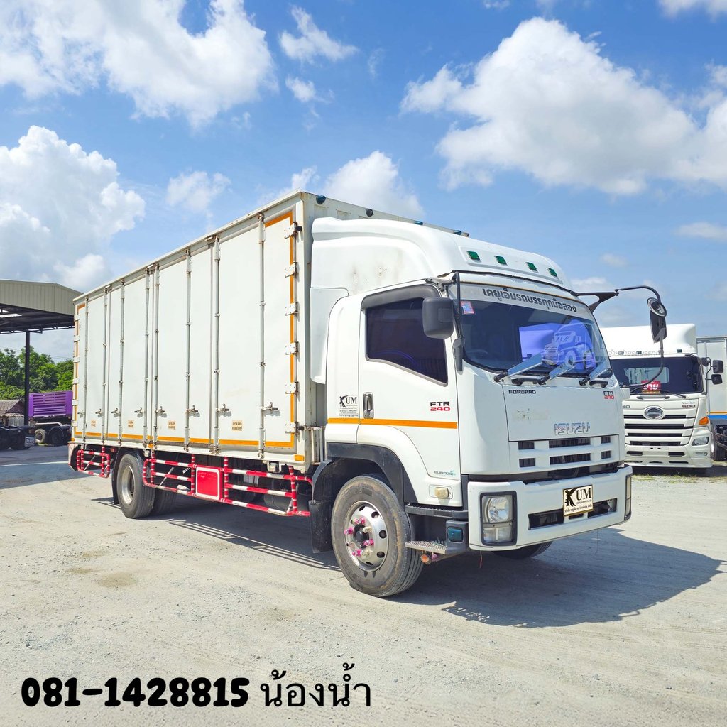 ISUZU FTR 240แรงม้า รถบรรทุก 6ล้อ ตู้แห้ง ปี2015 (2715) ISUZU FTR 240แรงม้า รถบรรทุก 6ล้อ ตู้แห้ง ปี2015 (2715)
