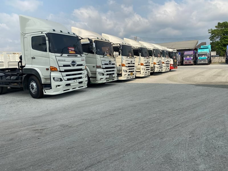 สิบล้อดั้ม สิบล้อหัวลาก