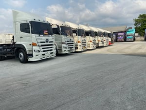 สิบล้อดั้ม สิบล้อหัวลาก