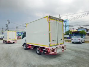 สี่ล้อตู้ ISUZU NLR104 แรง ปี 2563 (2632) สี่ล้อตู้ ISUZU NLR104 แรง ปี 2563 (2632)