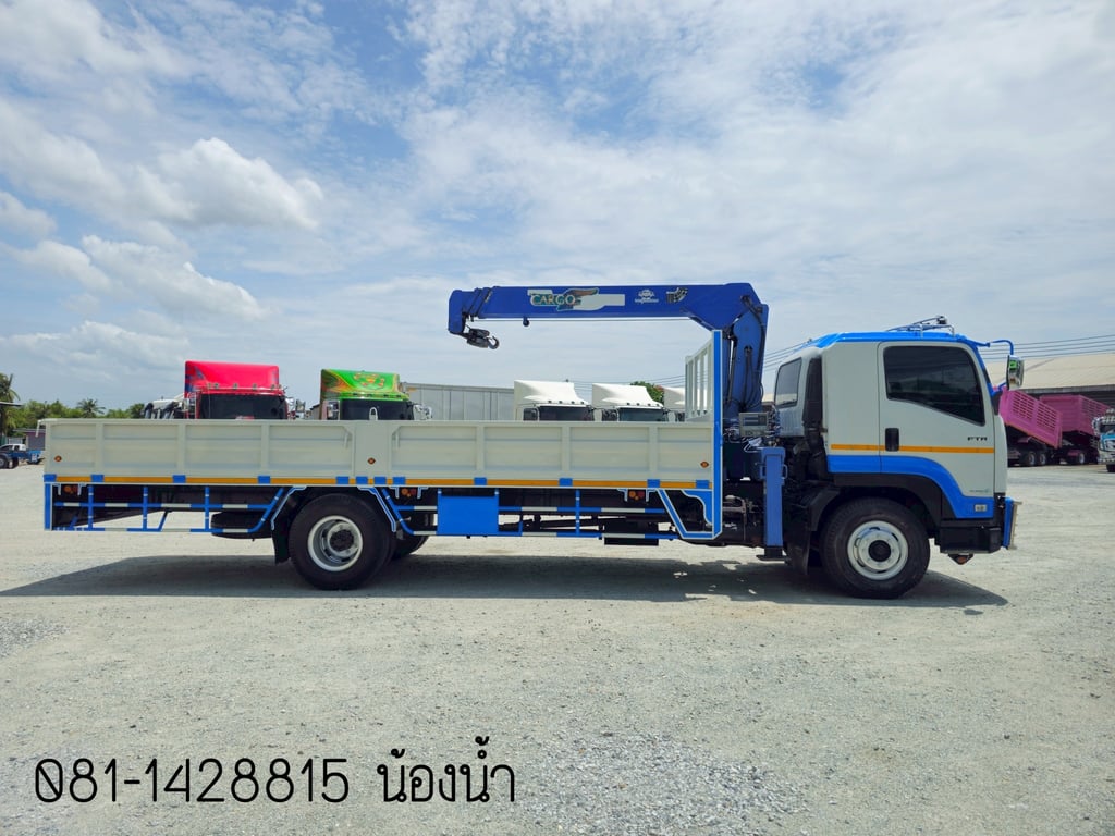 ISUZU FTR 240แรงม้า รถบรรทุก 6ล้อ กระบะเหล็กติดเครน ปี2014 (6774)