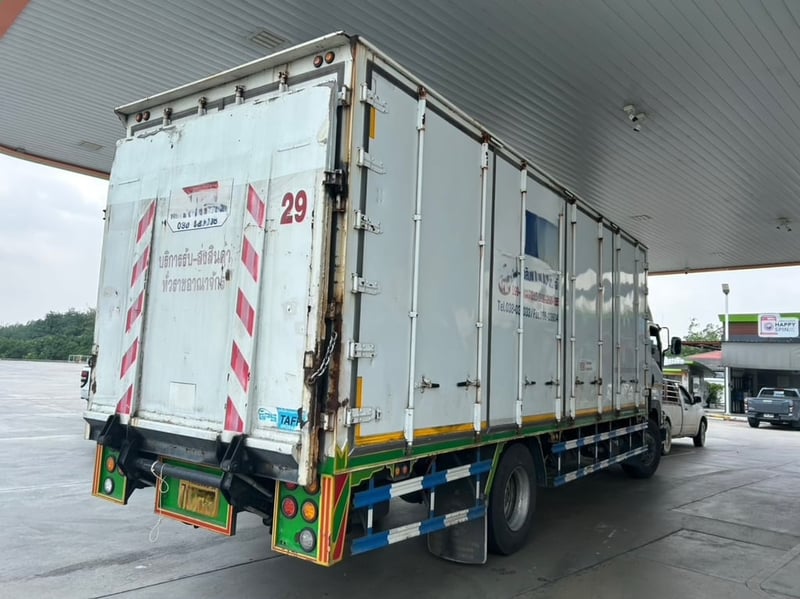 หกล้อตู้สิบบบาน ISUZU FTR 240 แรง ปี2559 (3447)