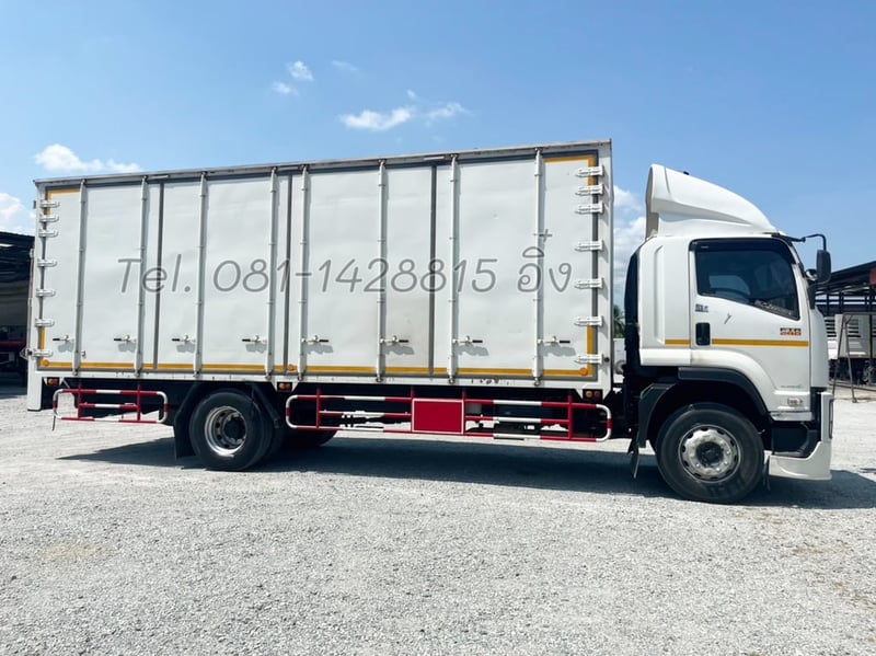 หกล้อตู้สิบบาน ISUZU FTR 240 แรง ปี 2565 (2375) หกล้อตู้สิบบาน ISUZU FTR 240 แรง ปี 2565 (2375)