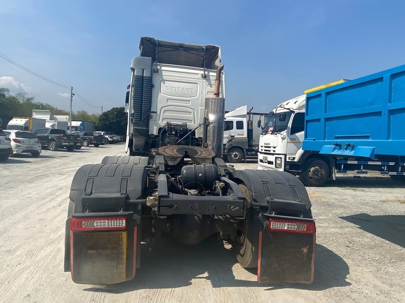 สิบล้อหัวลาก VOLVO FH 440 แรง ปี 2558 (8454)