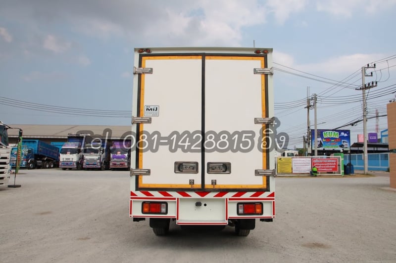 สี่ล้อตู้เย็น ISUZU NLR 130 แรง ปี 2566 (8088)
