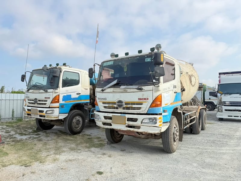 สิบล้อโม่ปูน HINO FM1A 330แรง ปี 2555 (0741 0742) สิบล้อโม่ปูน HINO FM1A 330แรง ปี 2555 (0741 0742)