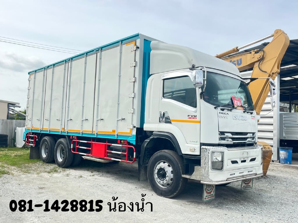 ISUZU FVM 300แรงม้า รถบรรทุก 10ล้อ ตู้แห้ง ปี2019 (0634)