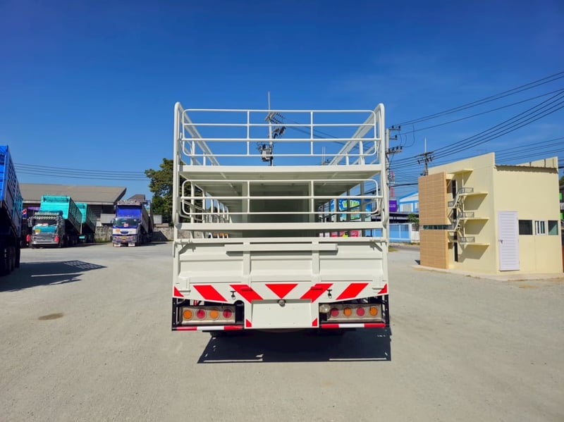 หกล้อคอก ISUZU FRR 210 แรง ปี 2564  (4513)