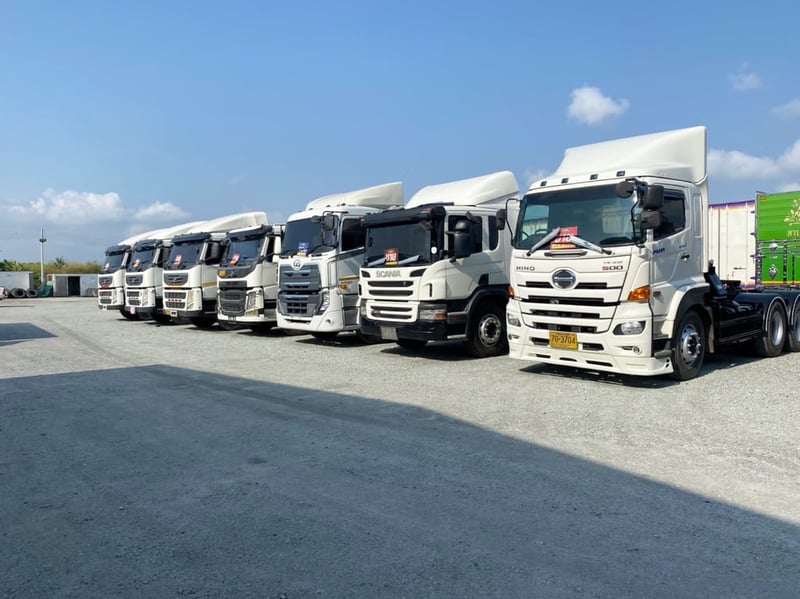 สิบล้อหัวลาก 