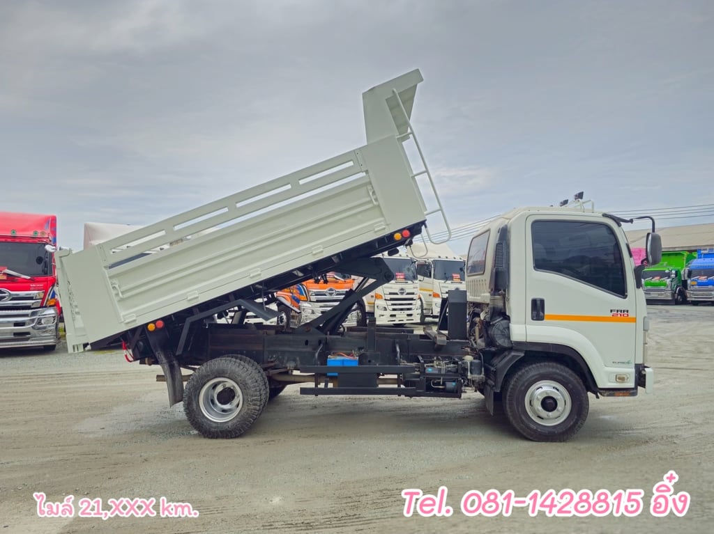 หกล้อดั้มพ์ ISUZU FRR 210 แรง  ปี 2565 (1030)
