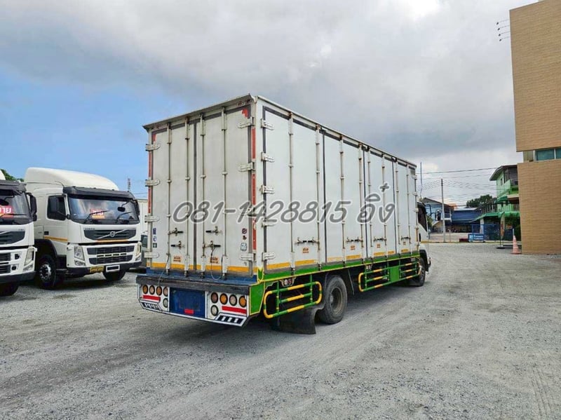 หกล้อตู้สิบบาน ISUZU FRR 190 แรง ปี 2556 (0034) หกล้อตู้สิบบาน ISUZU FRR 190 แรง ปี 2556 (0034)