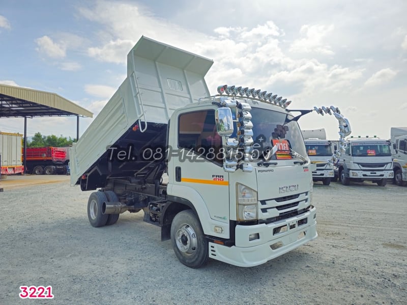 หกล้อดั้มพ์ ISUZU FRR 210 แรงม้า ปี 64  (3221)