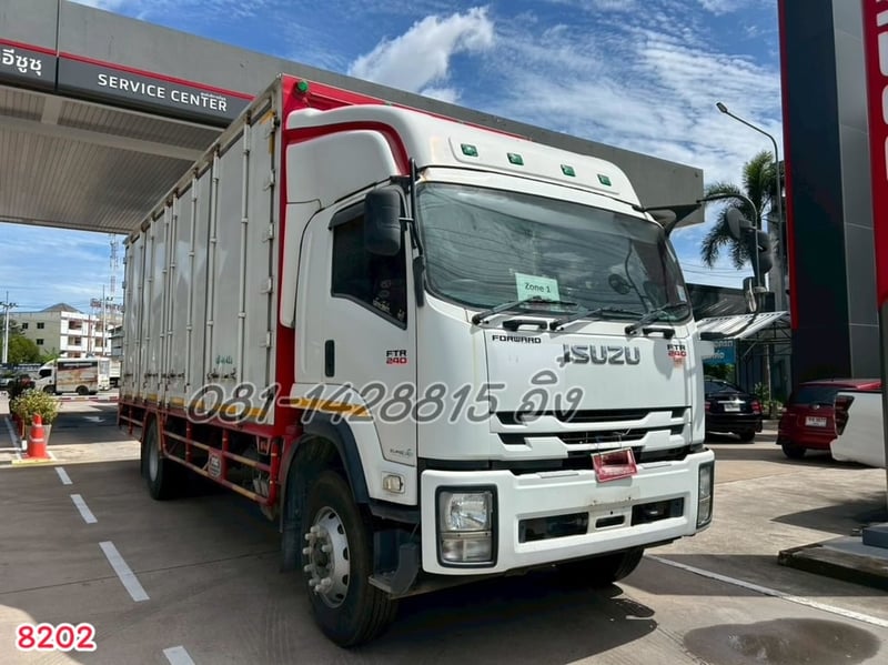 💥💥ด่วน รถเข้าใหม่ หกล้อตู้สิบบาน ISUZU FTR 240 แรง ปี 2561 (8202)