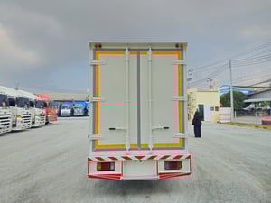 สี่ล้อตู้ ISUZU NLR104 แรง ปี 2563 (2632) สี่ล้อตู้ ISUZU NLR104 แรง ปี 2563 (2632)