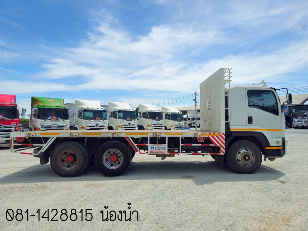 ISUZU FVZ 300แรงม้า รถบรรทุก 10ล้อ พื้นเรียบ ปี2014 (0832)