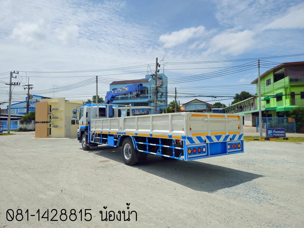 ISUZU FTR 240แรงม้า รถบรรทุก 6ล้อ กระบะเหล็กติดเครน ปี2014 (6774)