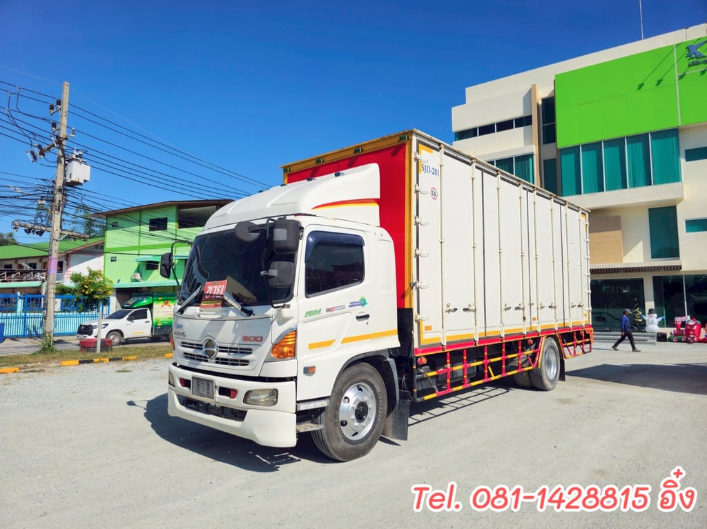 หกล้อตู้สิบบาน HINO FG8J 212 แรง ปี 2556 (0988)