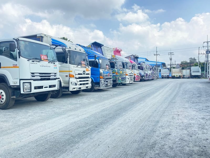 สิบล้อดั้ม