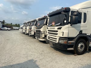 สิบล้อดั้ม สิบล้อหัวลาก