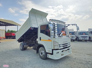 หกล้อดั้มพ์ ISUZU FRR 210 แรงม้า ปี 64  (3221)