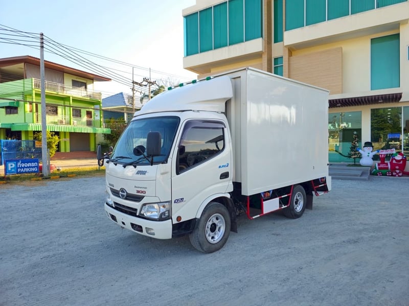 สี่ล้อตู้ HINO XZU 136 แรง ปี 2565 (6121)