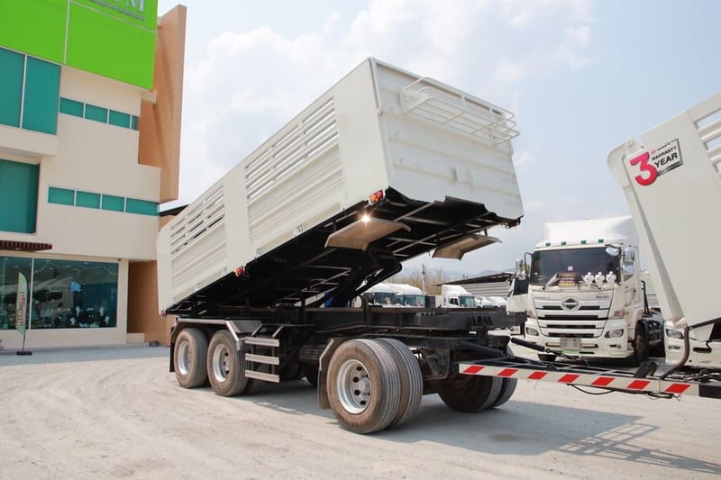 สิบล้อดั้มพ์ HINO FM1A 344 แรง ปี 2560 + หางดั้มพ์ สามเพลา อู่แม็กเทรลเลอร์ ปี 2565 (2539 3778) 