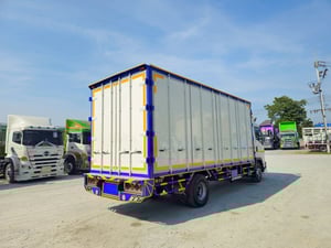 หกล้อตู้สิบบาน ISUZU FRR 210 แรง ปี 2566  (8215)