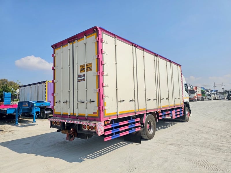 หกล้อตู้สิบบาน ISUZU FTR 240 แรง ปี 2565 (5322) หกล้อตู้สิบบาน ISUZU FTR 240 แรง ปี 2565 (5322)