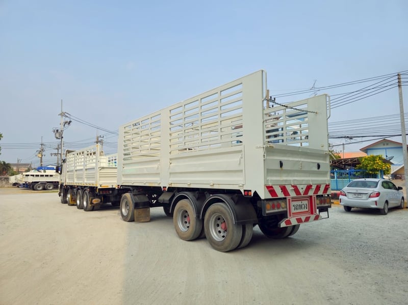 สิบสองล้อคอก Volvo FM 440 แรง ปี 2556 + หางคอก สามเพลา ปี 64 (2894 0735)