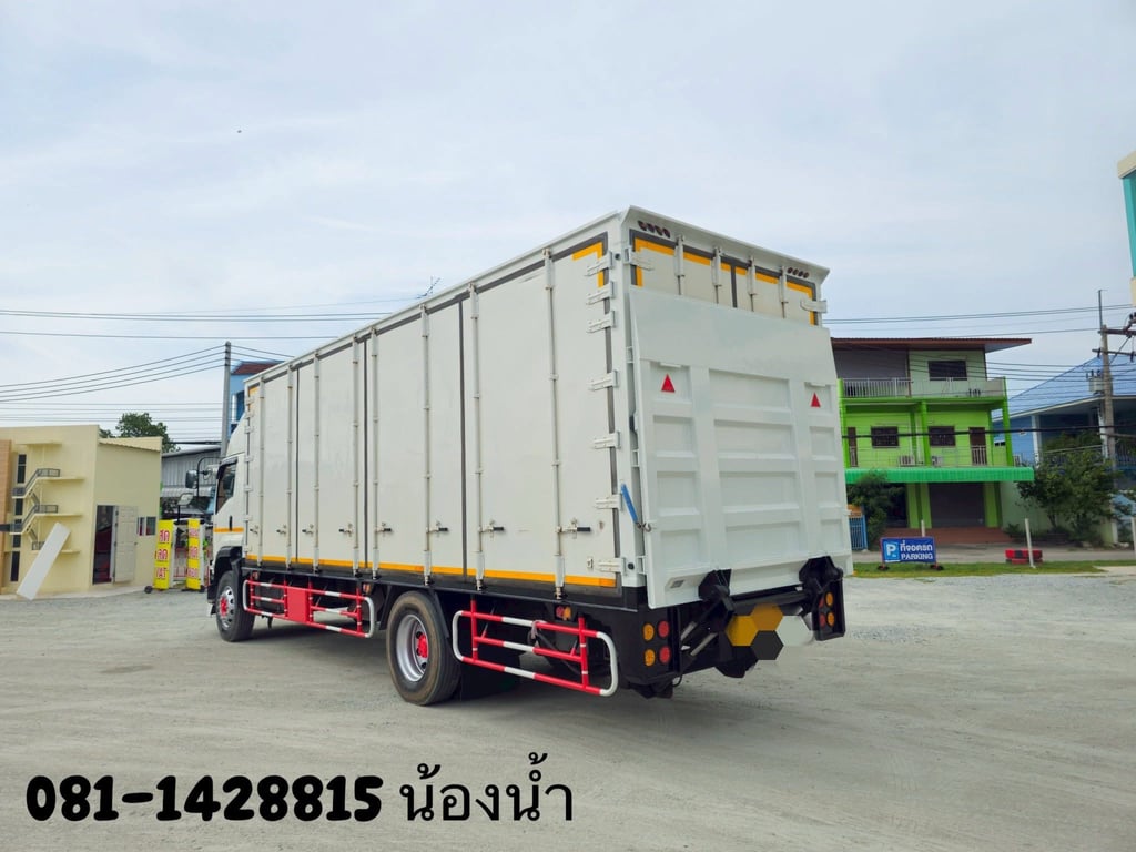 ISUZU FTR 240แรงม้า รถบรรทุก 6ล้อ ตู้แห้ง ปี2021 (5105) ISUZU FTR 240แรงม้า รถบรรทุก 6ล้อ ตู้แห้ง ปี2021 (5105)